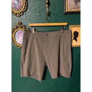 Vuori Gray Men’s Size 34 Performance Shorts Chino Golf